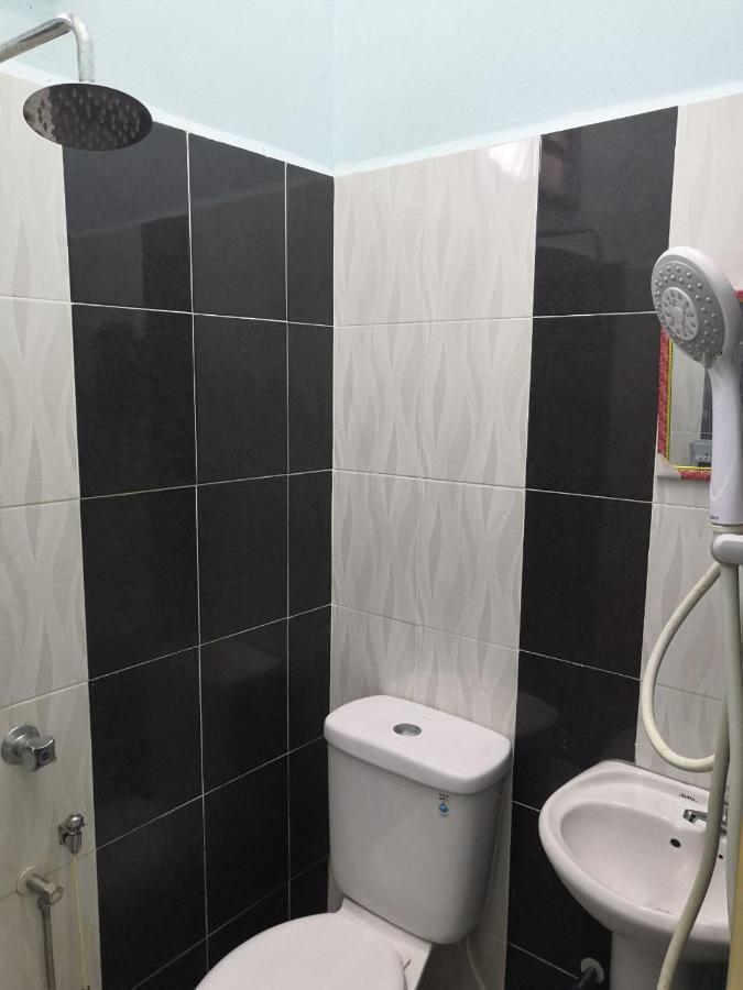 Ummi'S Homestay Besut Kampung Kuala Besut Exterior foto